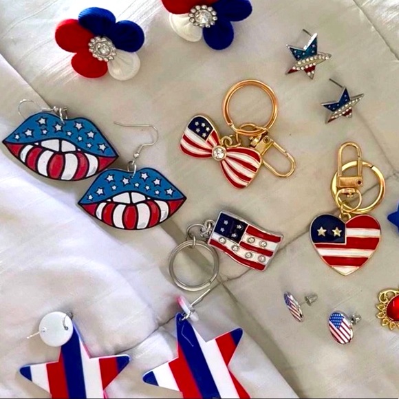 B2G1🇺🇸Patriotic Mouth Earrings American Red White Blue Stars Stripes• NWT - Picture 3 of 12